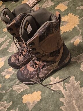 Cabela's Men's Realtree Camo Hunting Boots with Brown Accents
